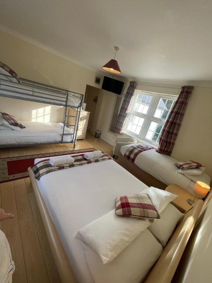 Oakhurst Gatwick B&B Crawley  Exterior foto